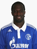 Hans Sarpei (2) Hans Sarpei (2)